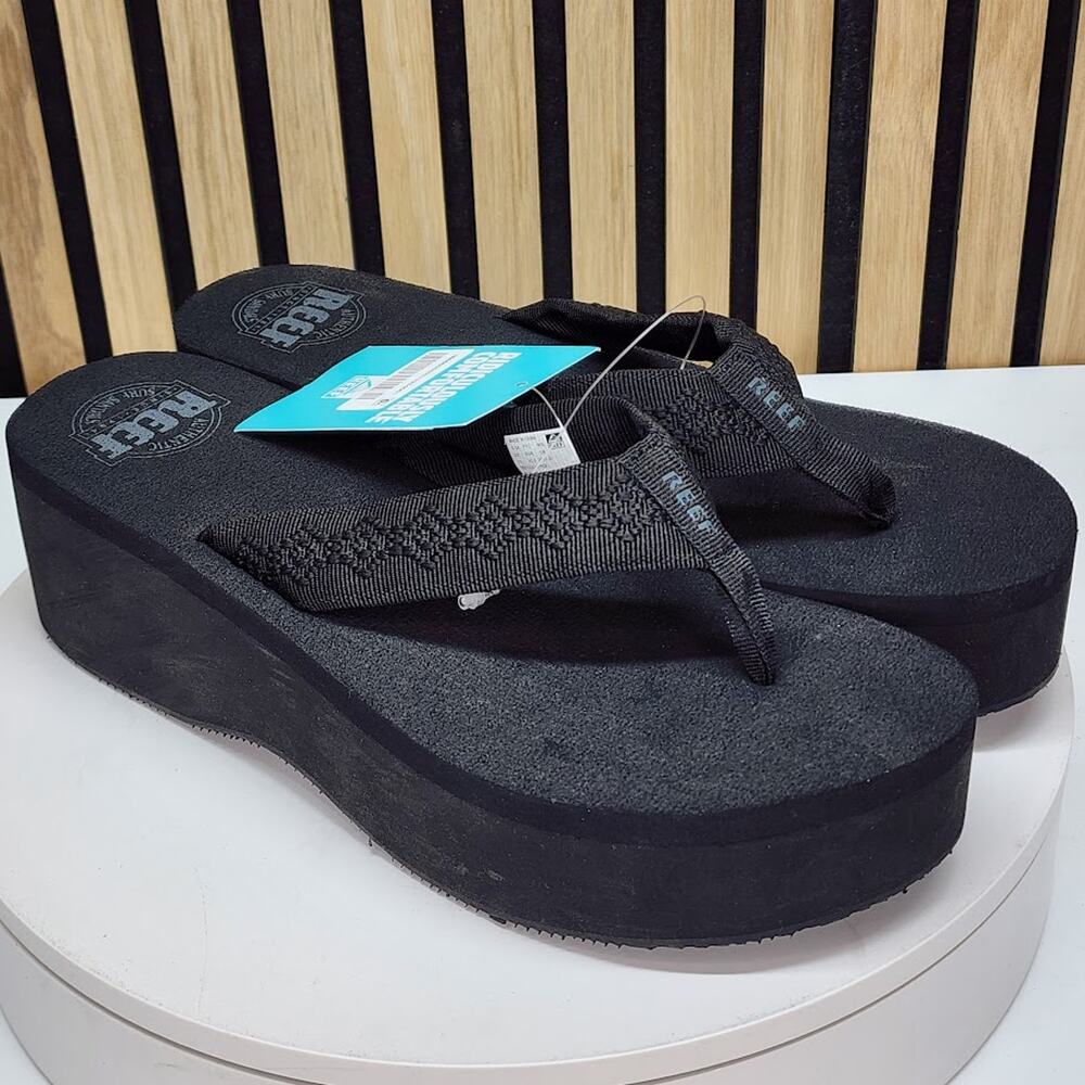 NEW - REEF Sandy Hi Women’s Platform Flip Flop Sandals Casual Size 11